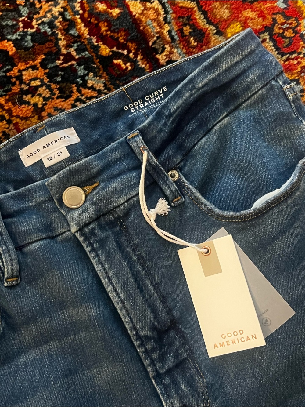 Good American Good Curve Straight Jeans in Dark Blue Denim